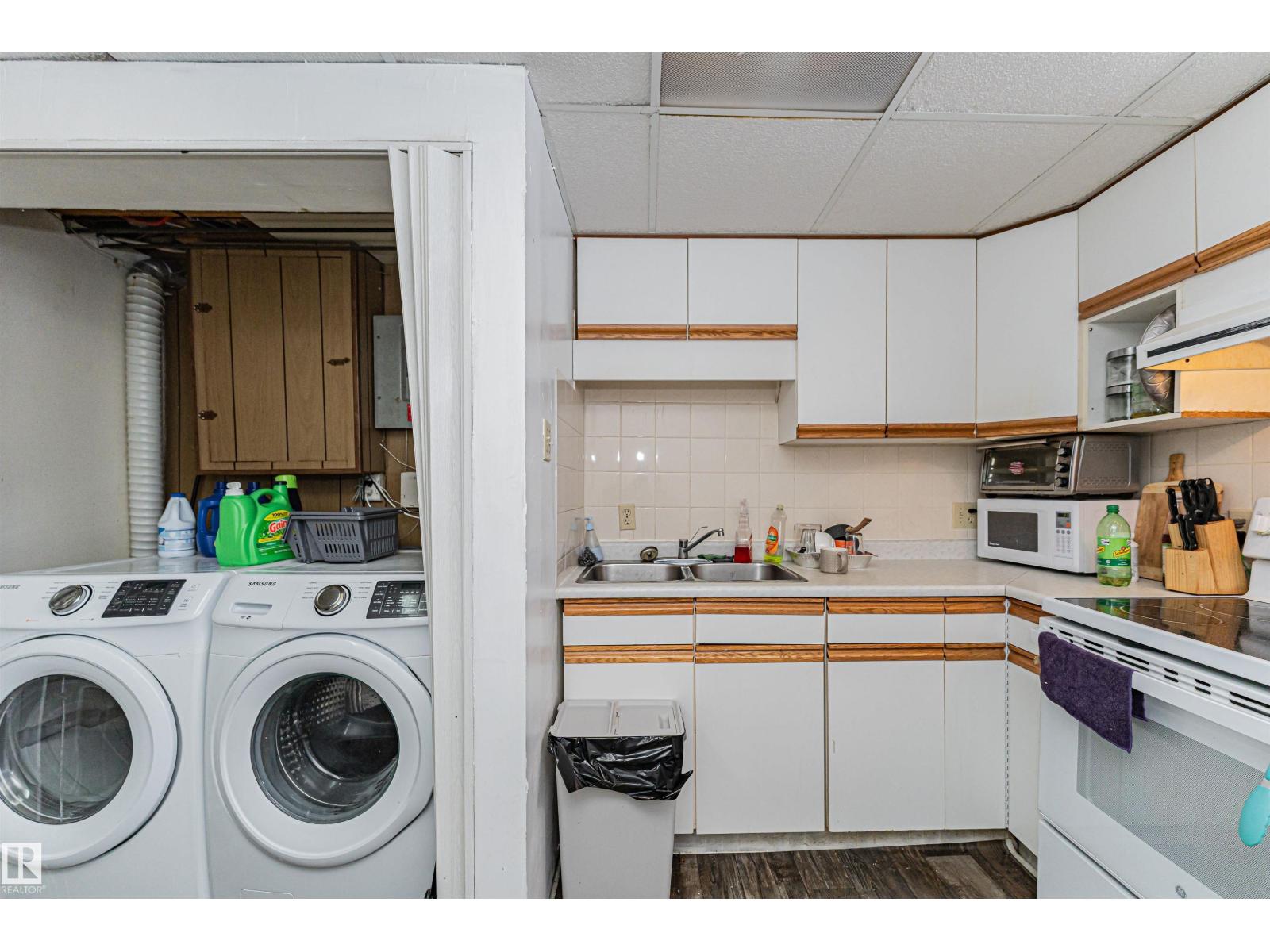 10412 39 AV NW, Edmonton