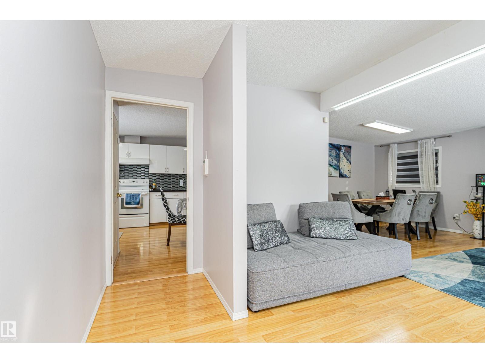 10412 39 AV NW, Edmonton