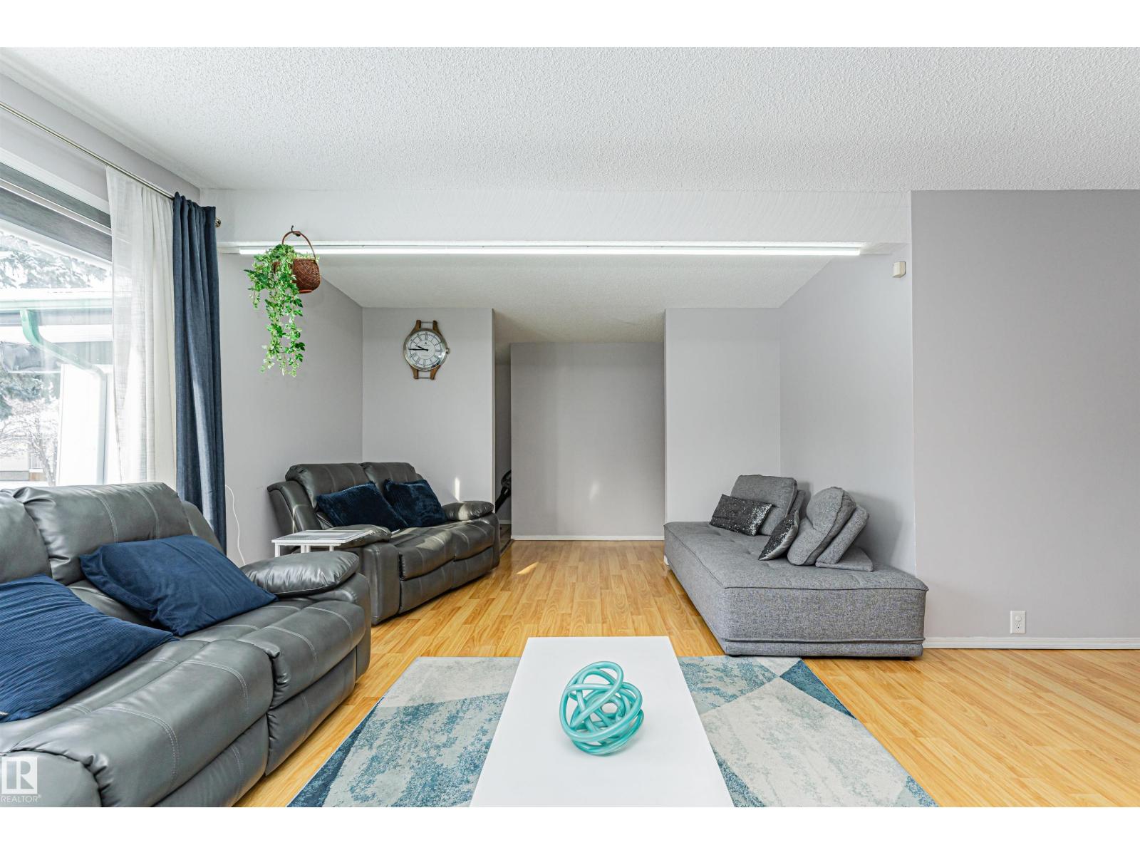 10412 39 AV NW, Edmonton