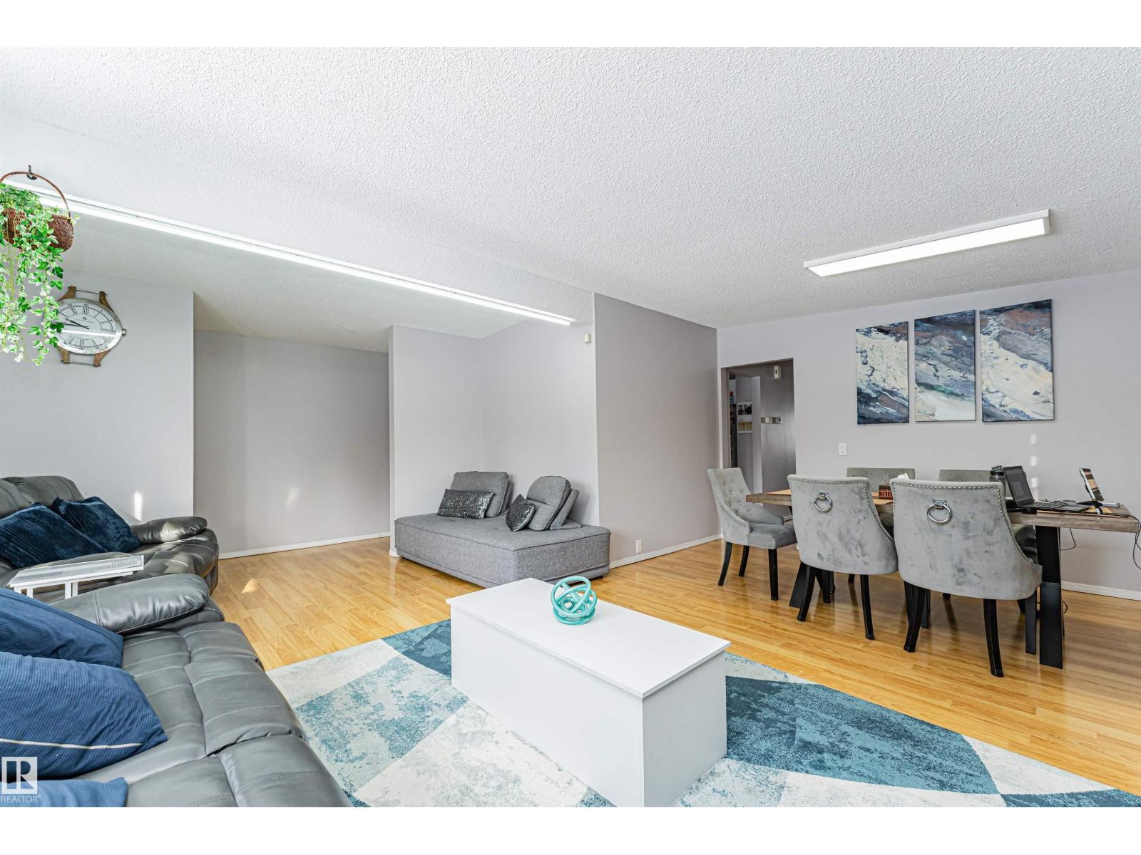 10412 39 AV NW, Edmonton