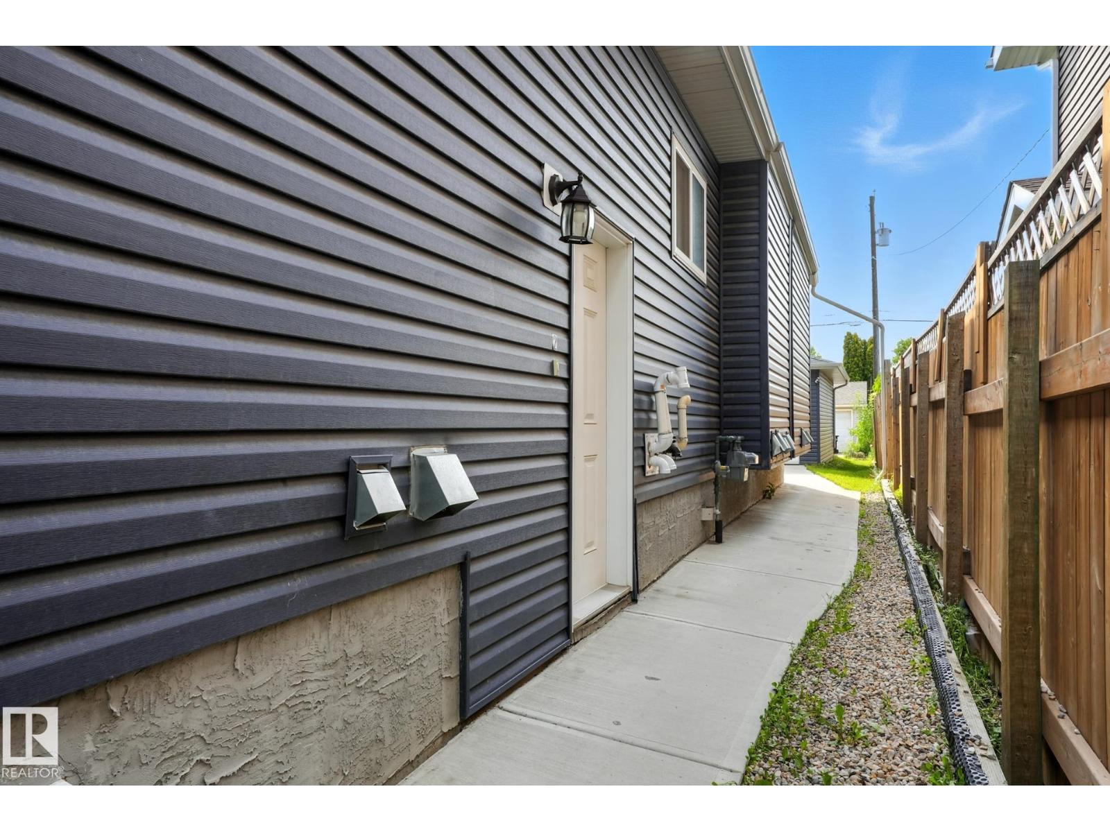 10438 154 ST NW, Edmonton