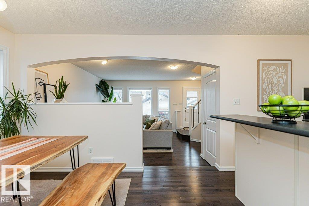 2828 21 AV NW, Edmonton