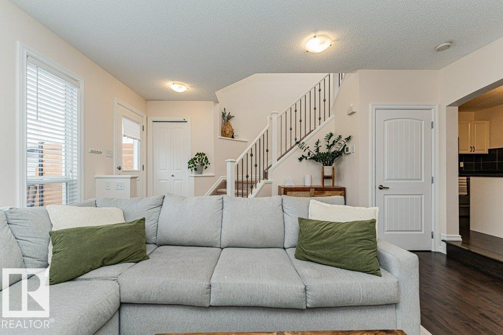 2828 21 AV NW, Edmonton