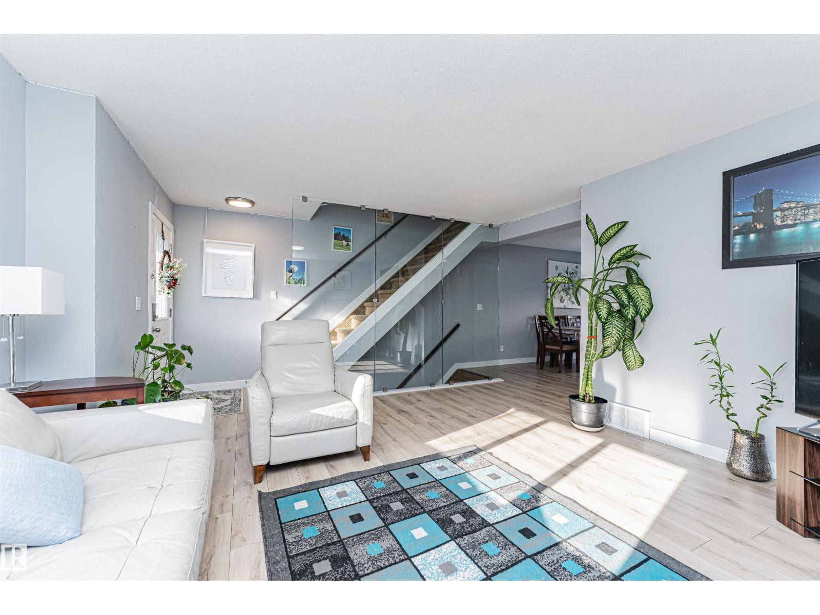 #35 675 ALBANY WY NW NW, Edmonton