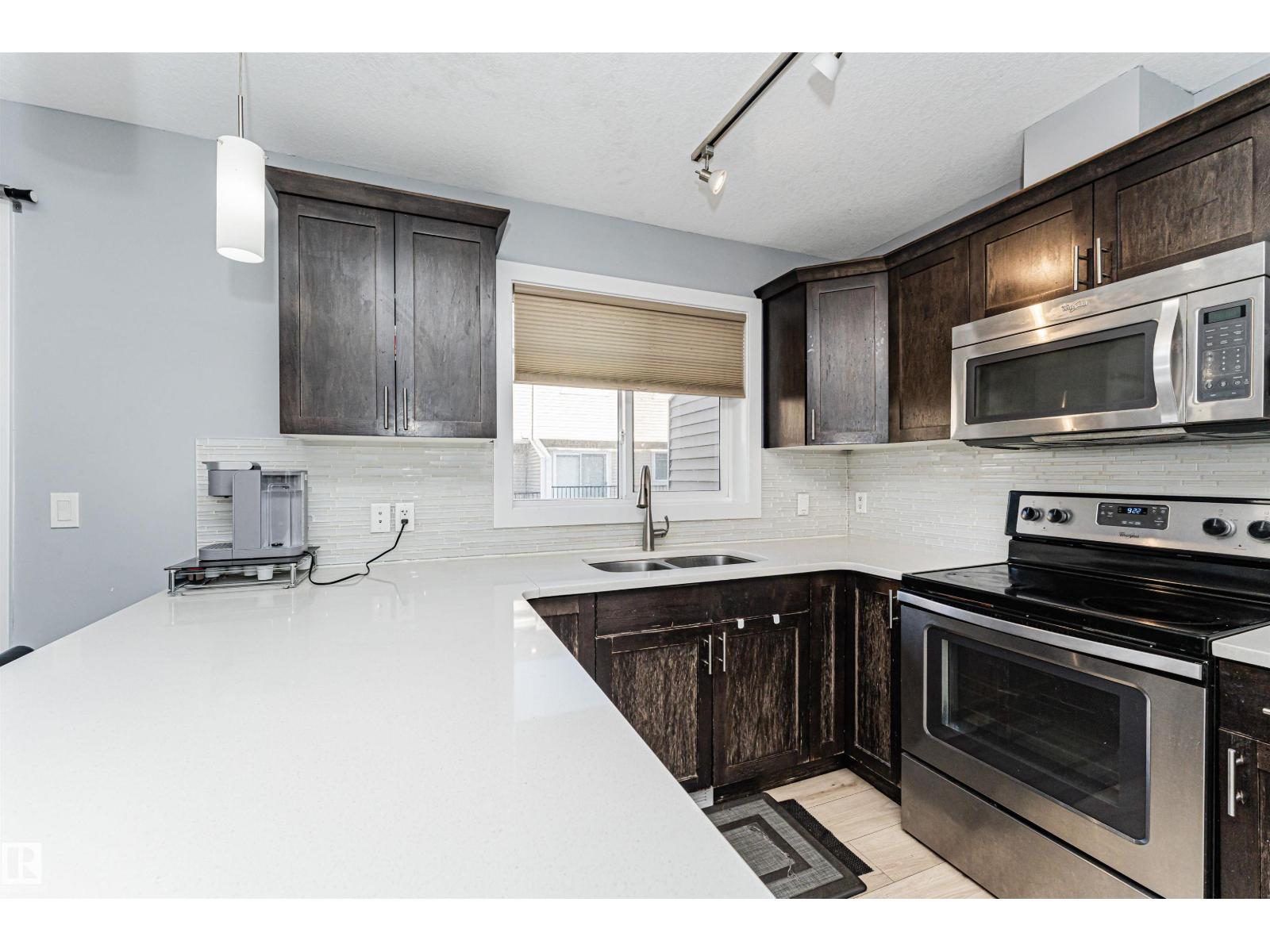 #35 675 ALBANY WY NW NW, Edmonton