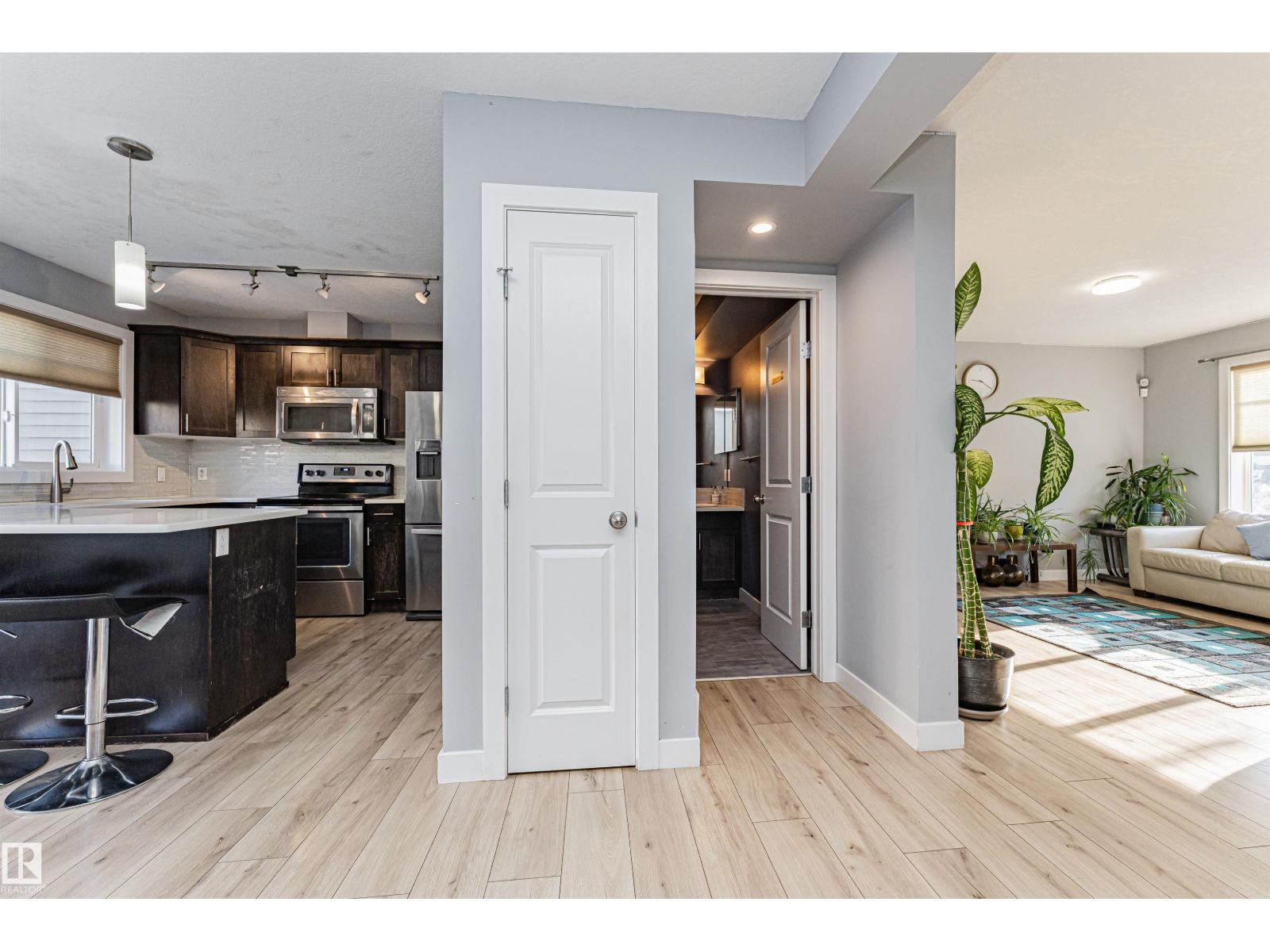 #35 675 ALBANY WY NW NW, Edmonton