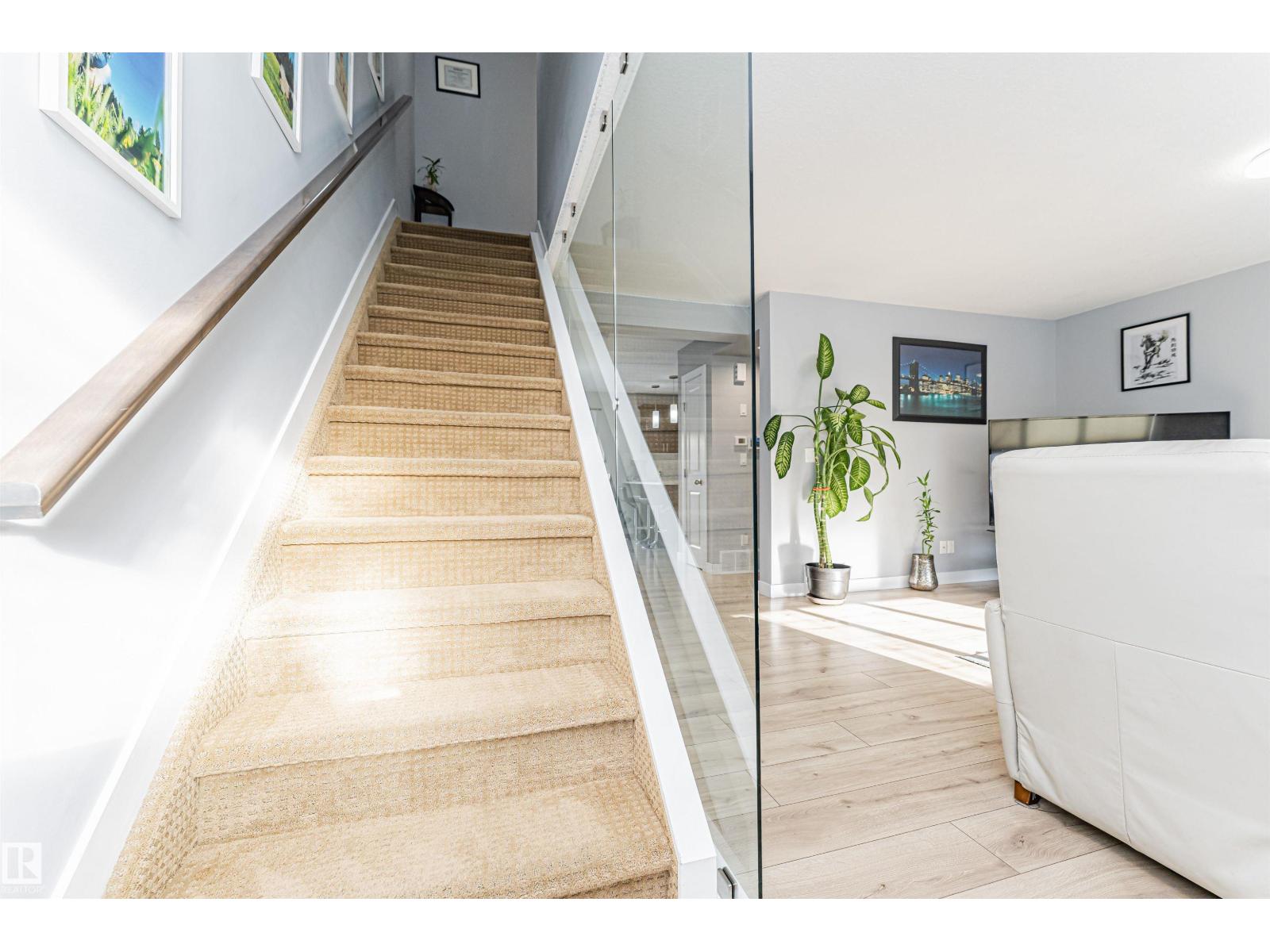 #35 675 ALBANY WY NW NW, Edmonton