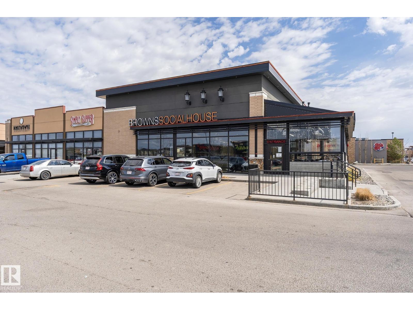 #35 675 ALBANY WY NW NW, Edmonton