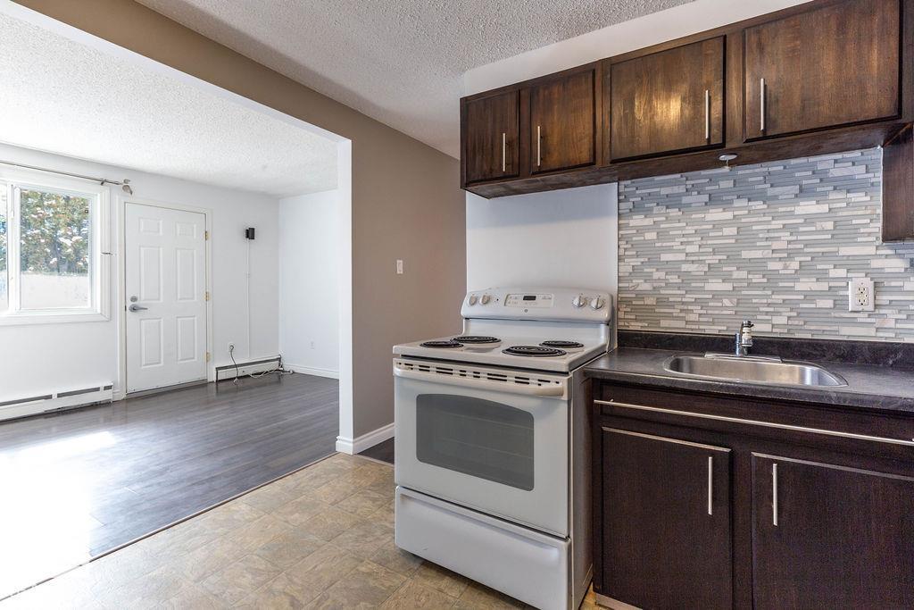 #7 15431 93 AV NW, Edmonton