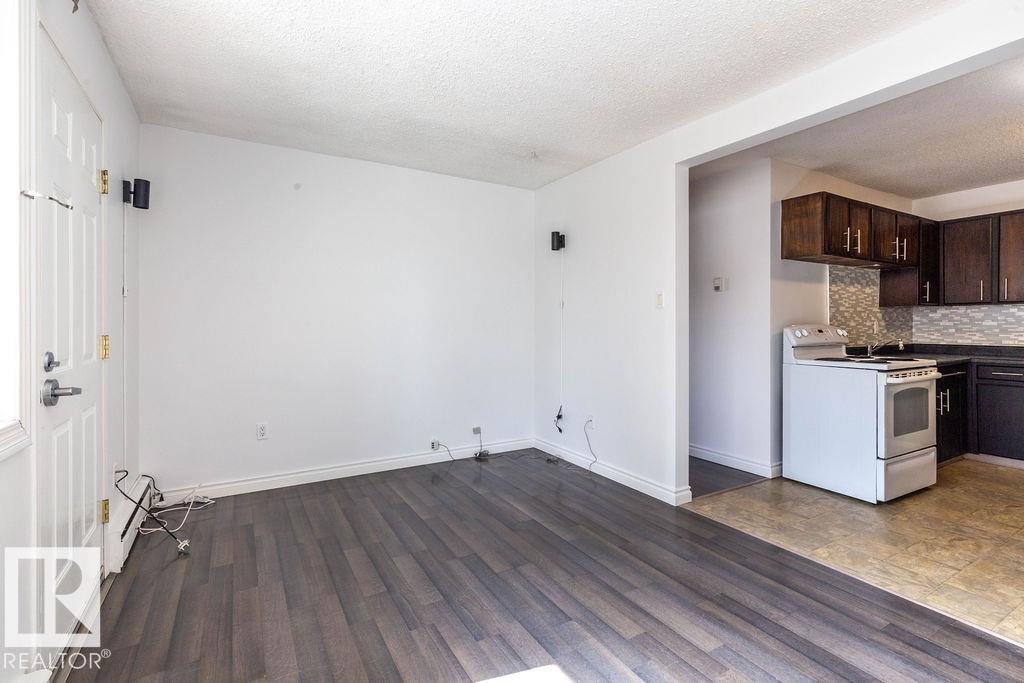 #7 15431 93 AV NW, Edmonton