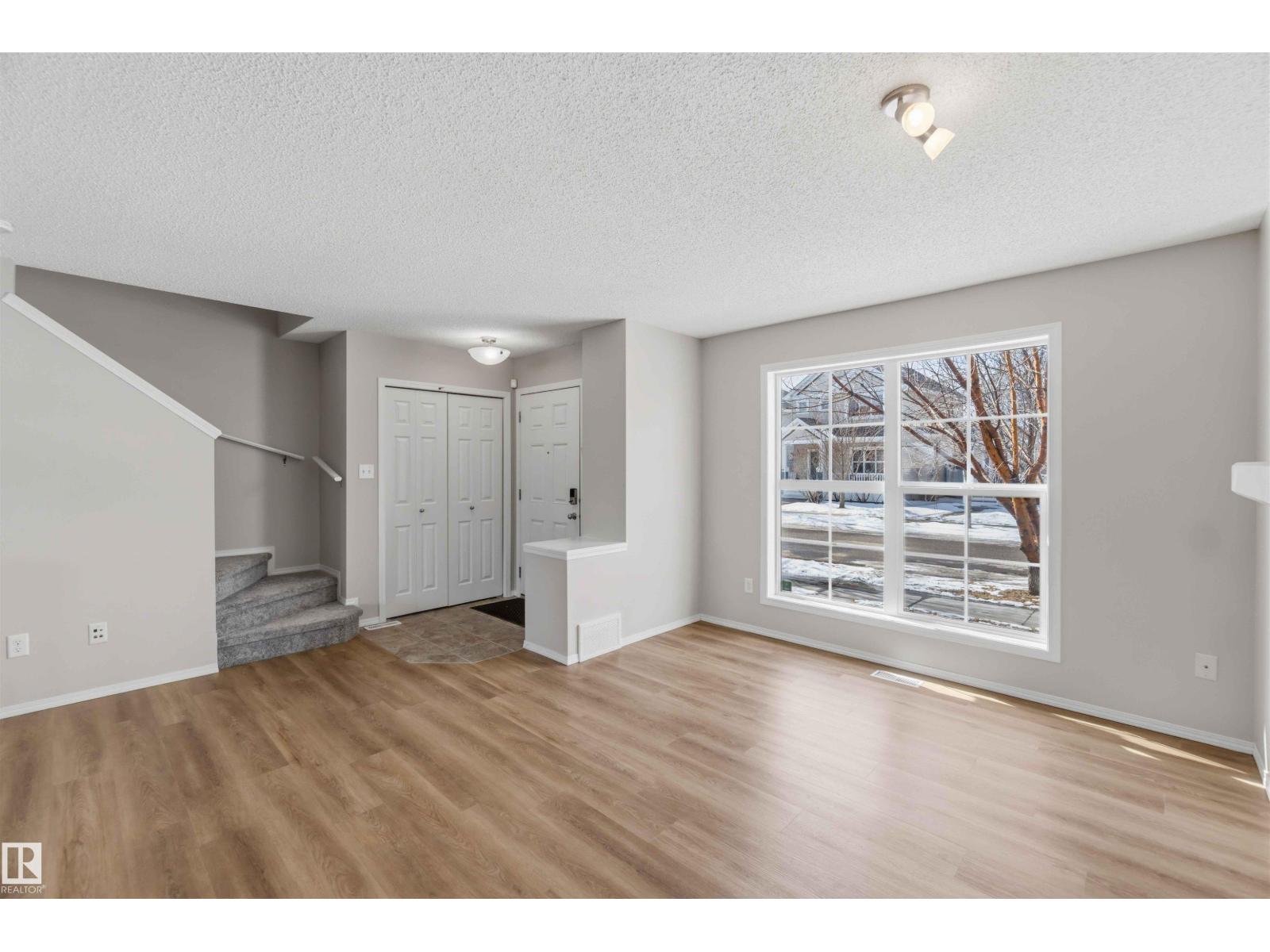 2003 71 ST SW, Edmonton