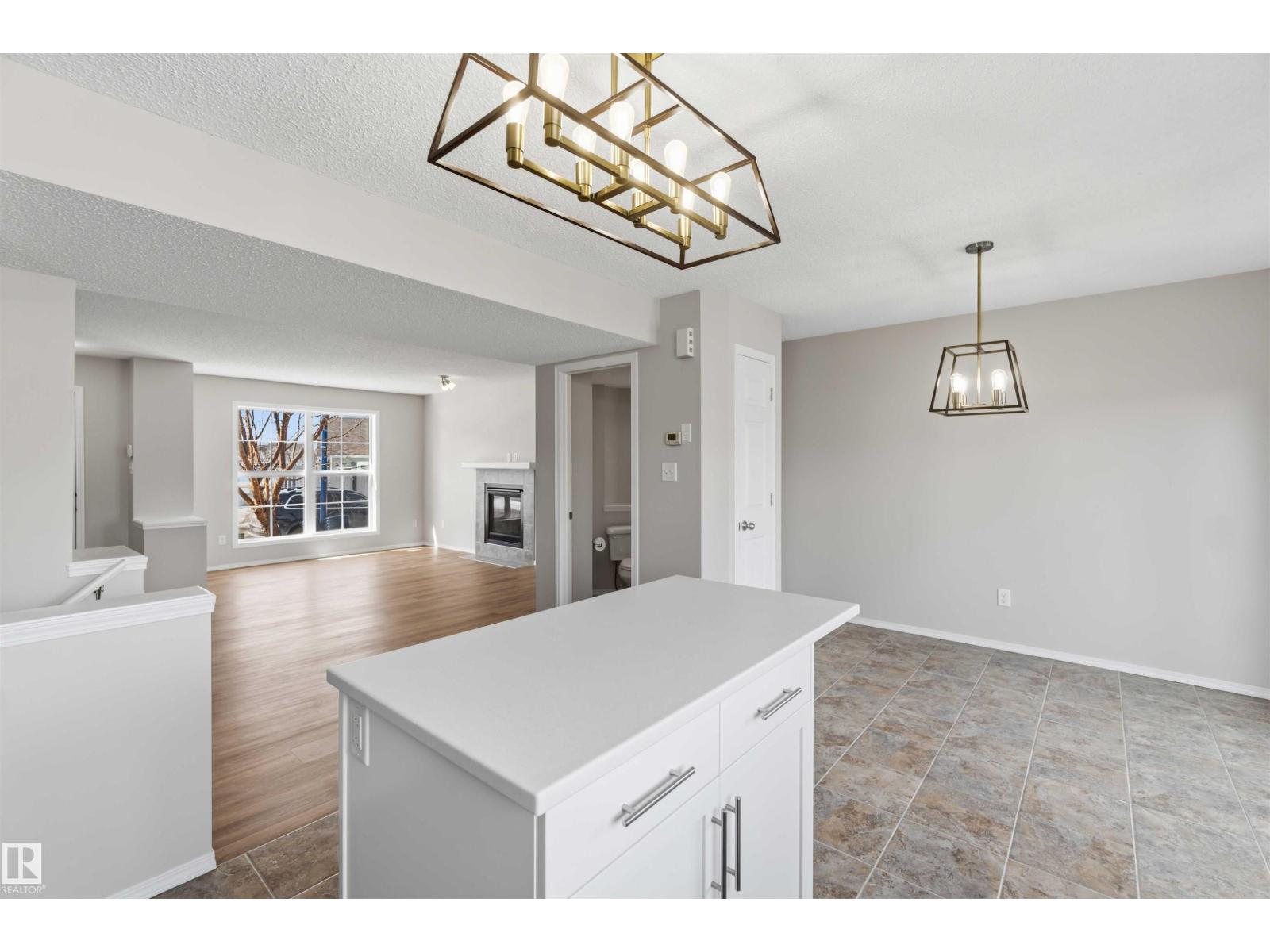 2003 71 ST SW, Edmonton