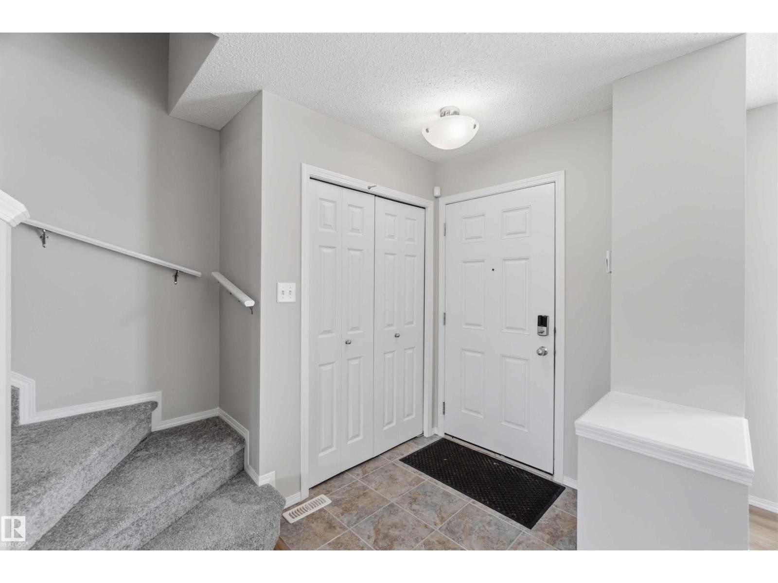 2003 71 ST SW, Edmonton