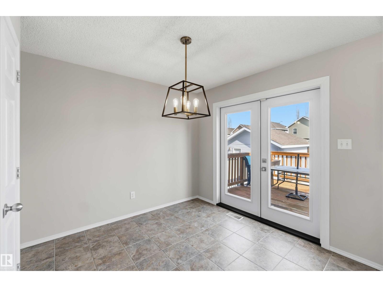 2003 71 ST SW, Edmonton