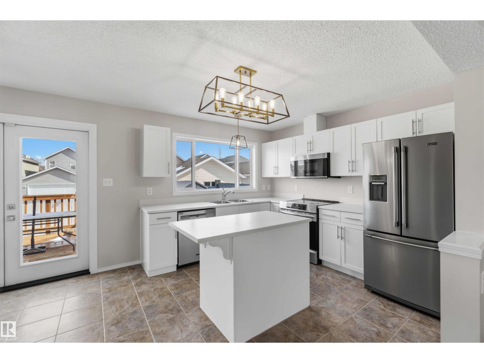 2003 71 ST SW, Edmonton