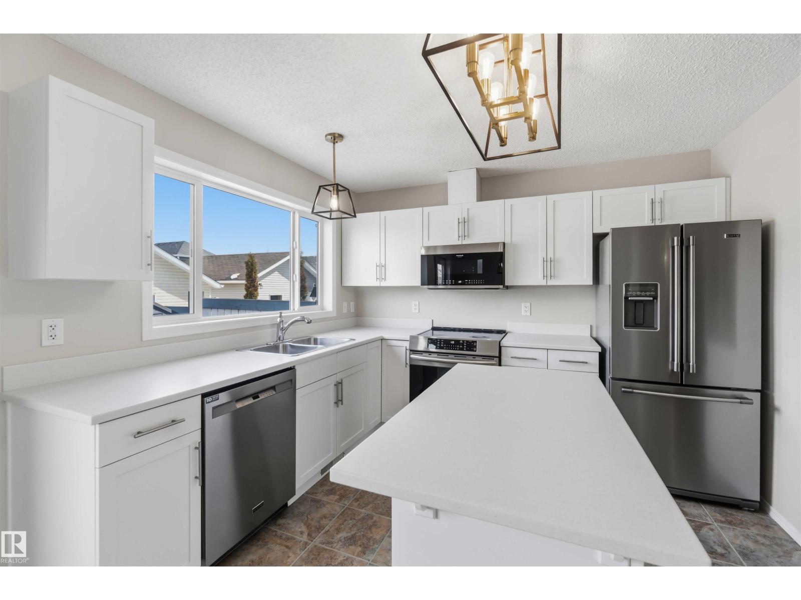 2003 71 ST SW, Edmonton