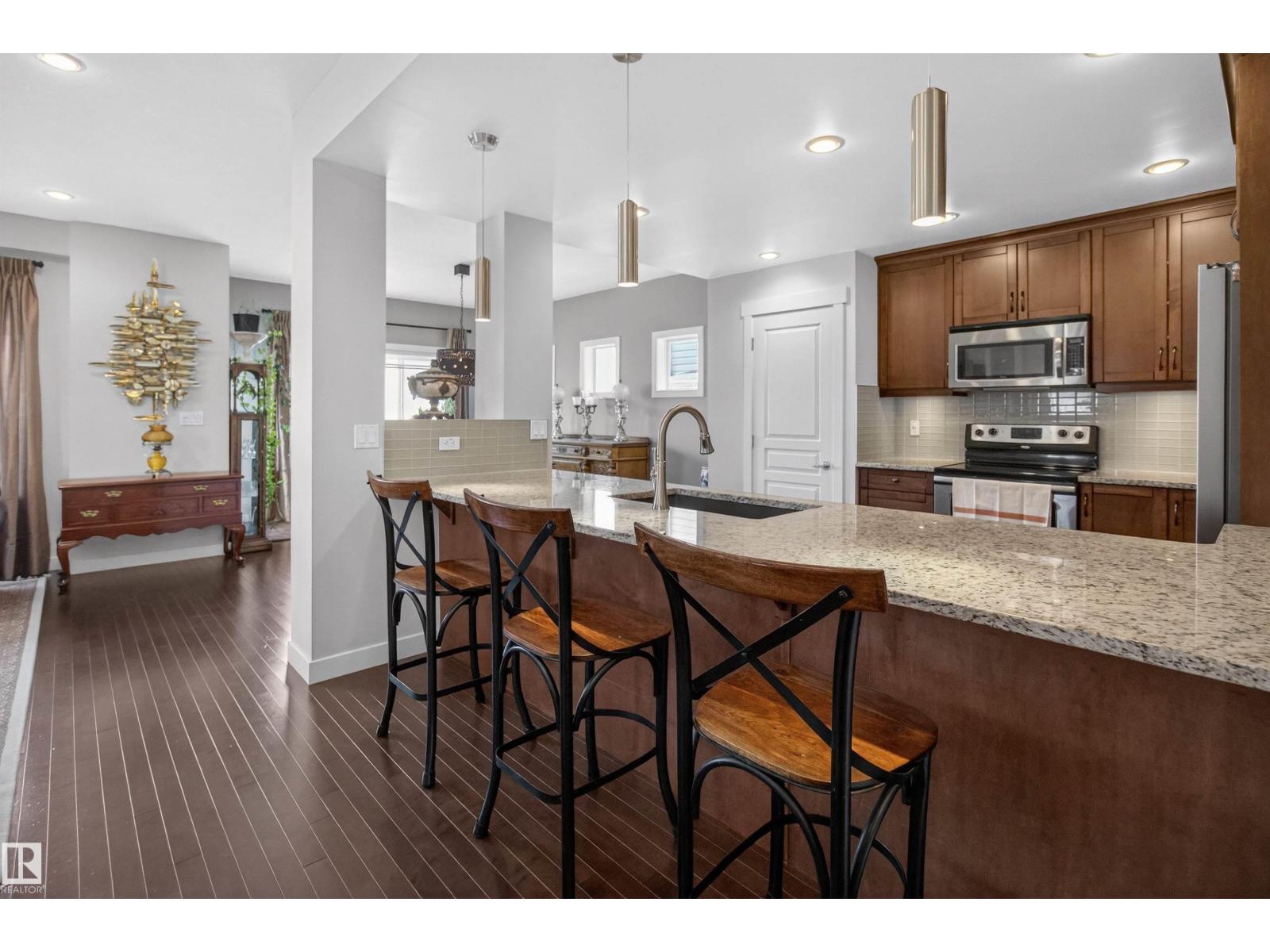 22030 95A AV NW, Edmonton