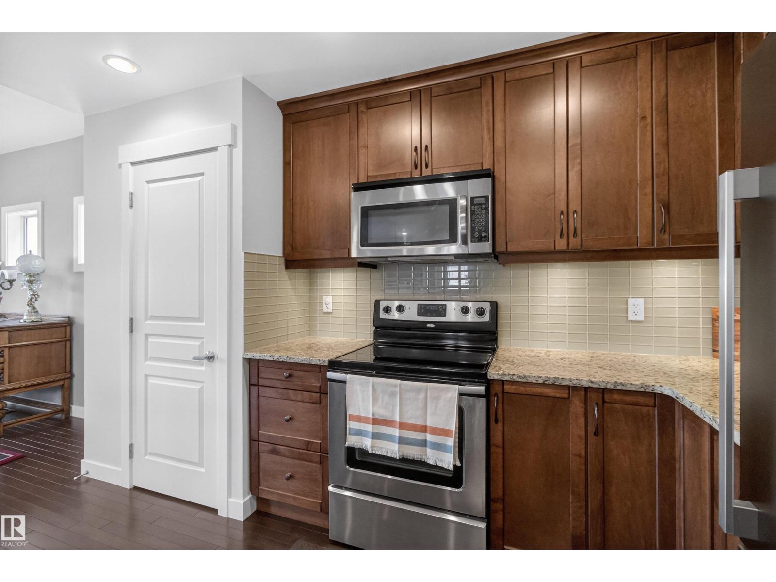 22030 95A AV NW, Edmonton