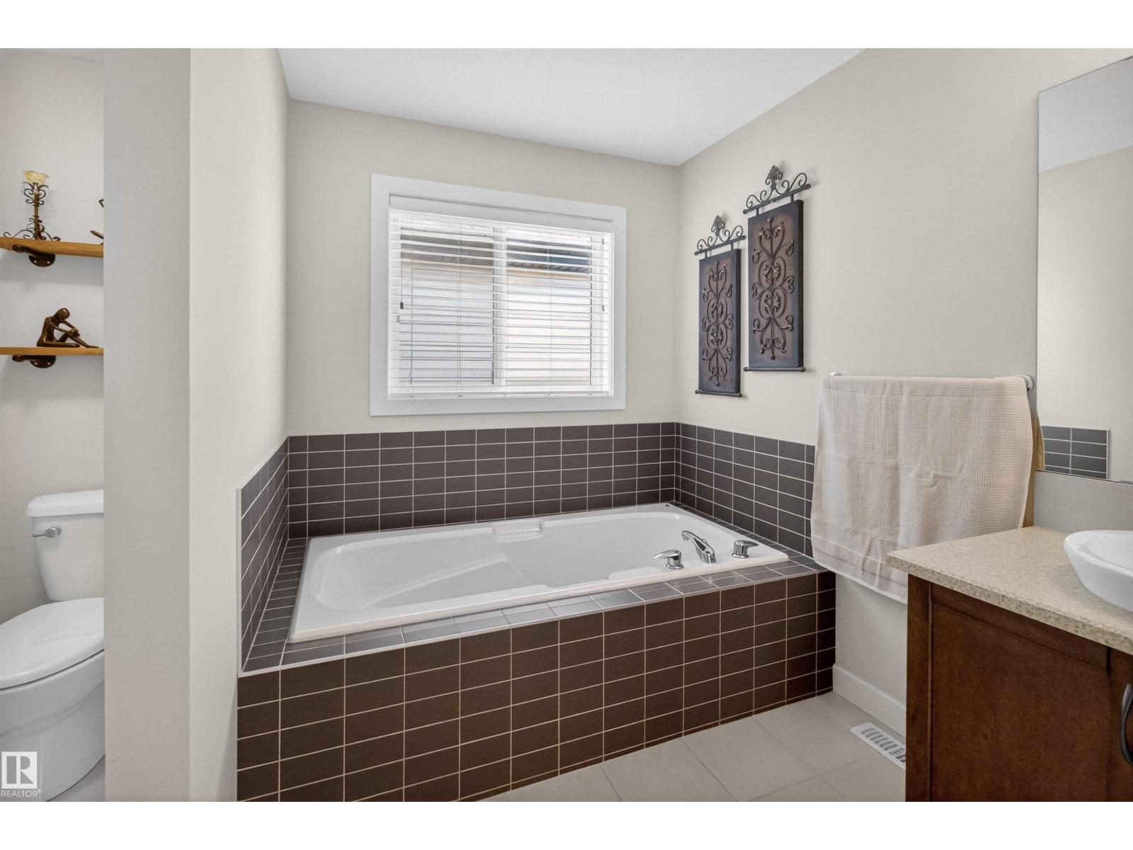 22030 95A AV NW, Edmonton