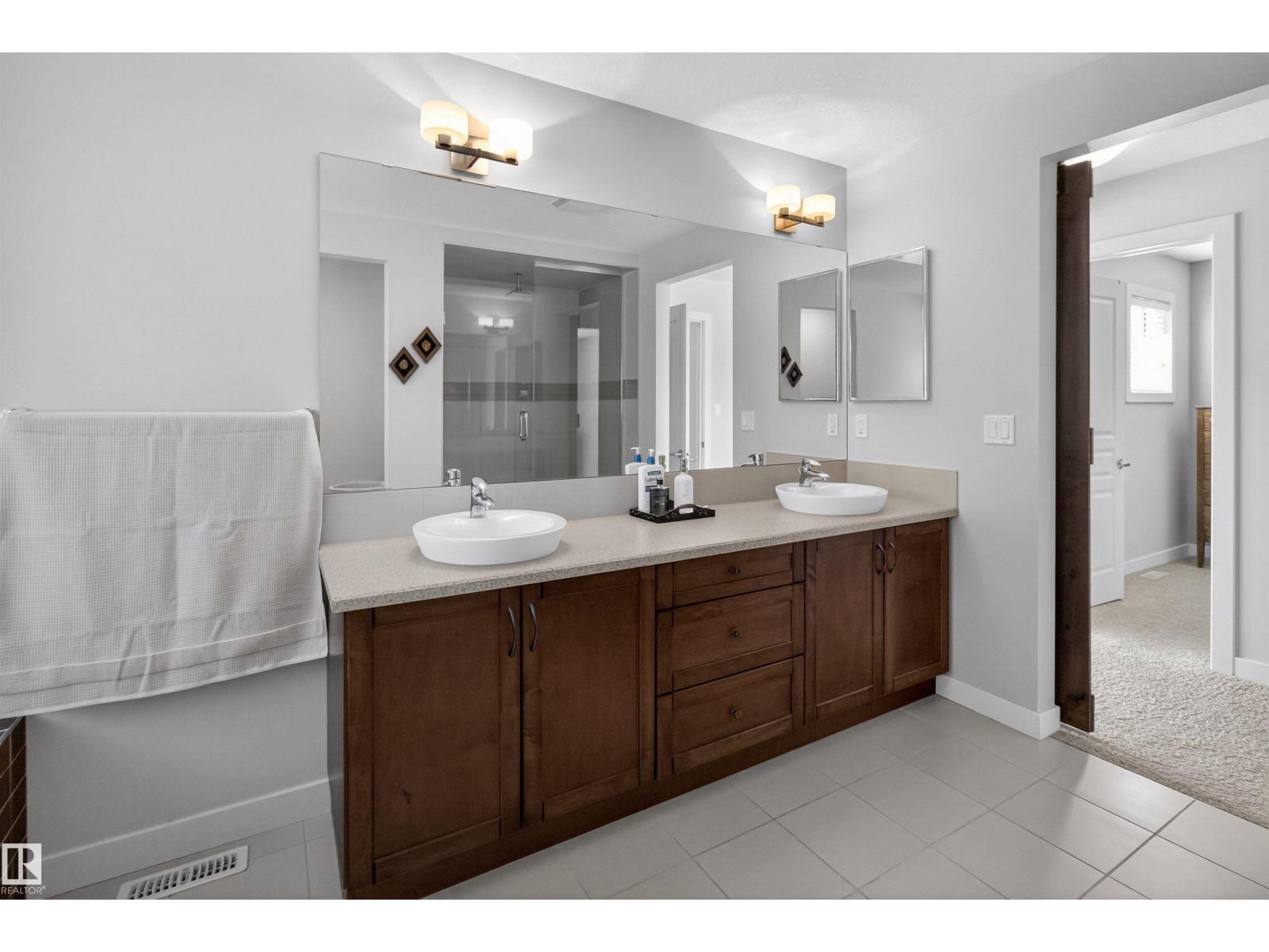 22030 95A AV NW, Edmonton