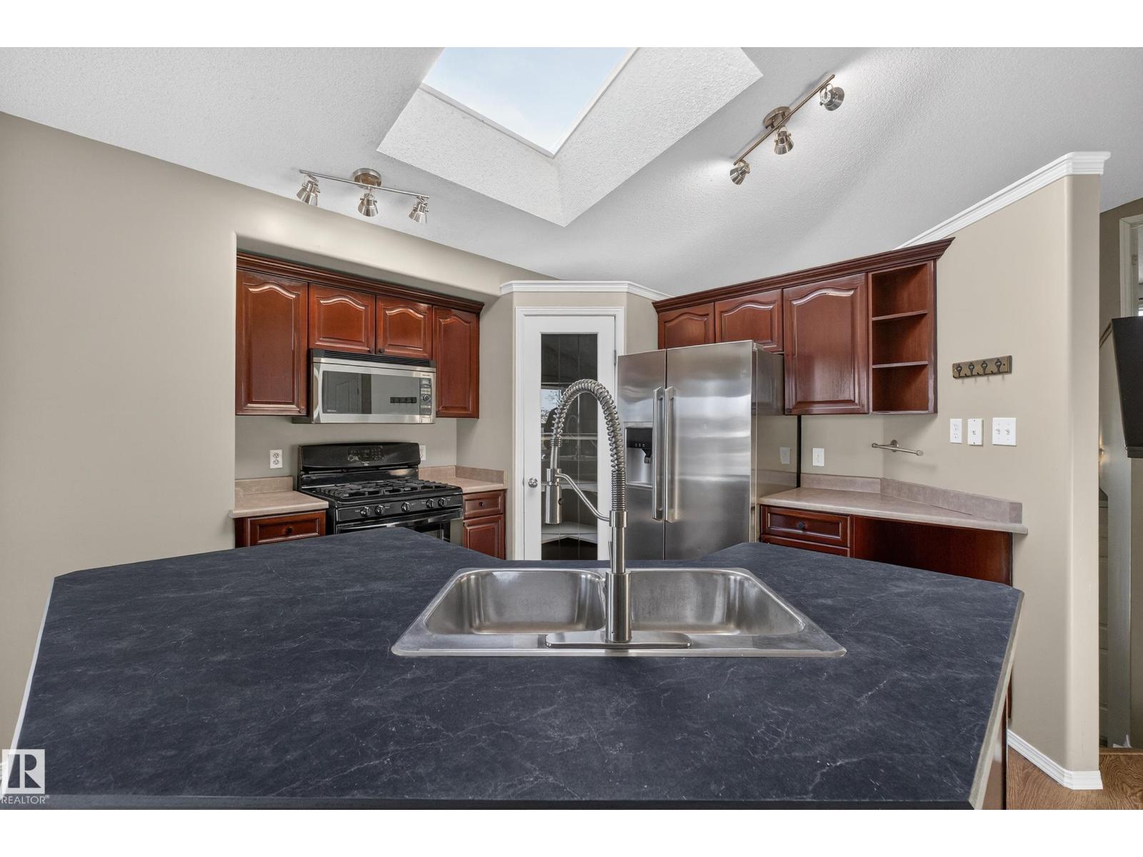 3779 18 ST NW, Edmonton