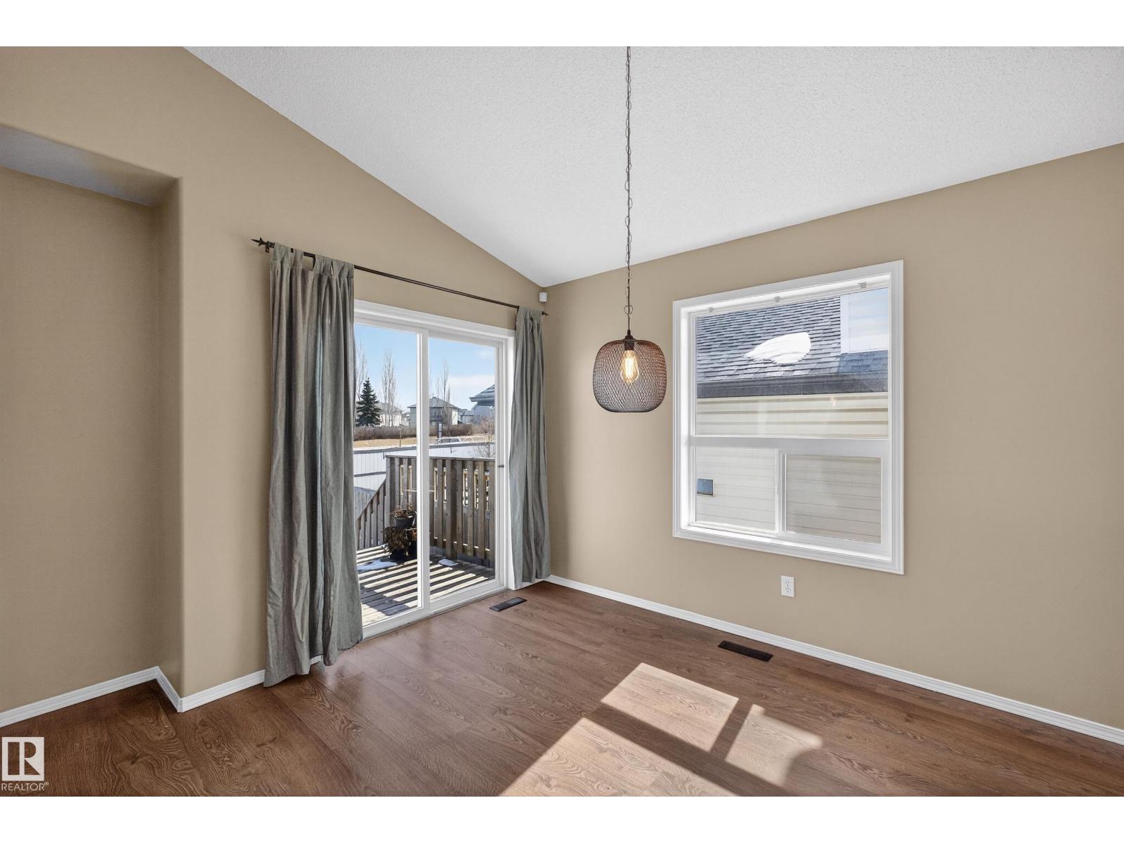 3779 18 ST NW, Edmonton