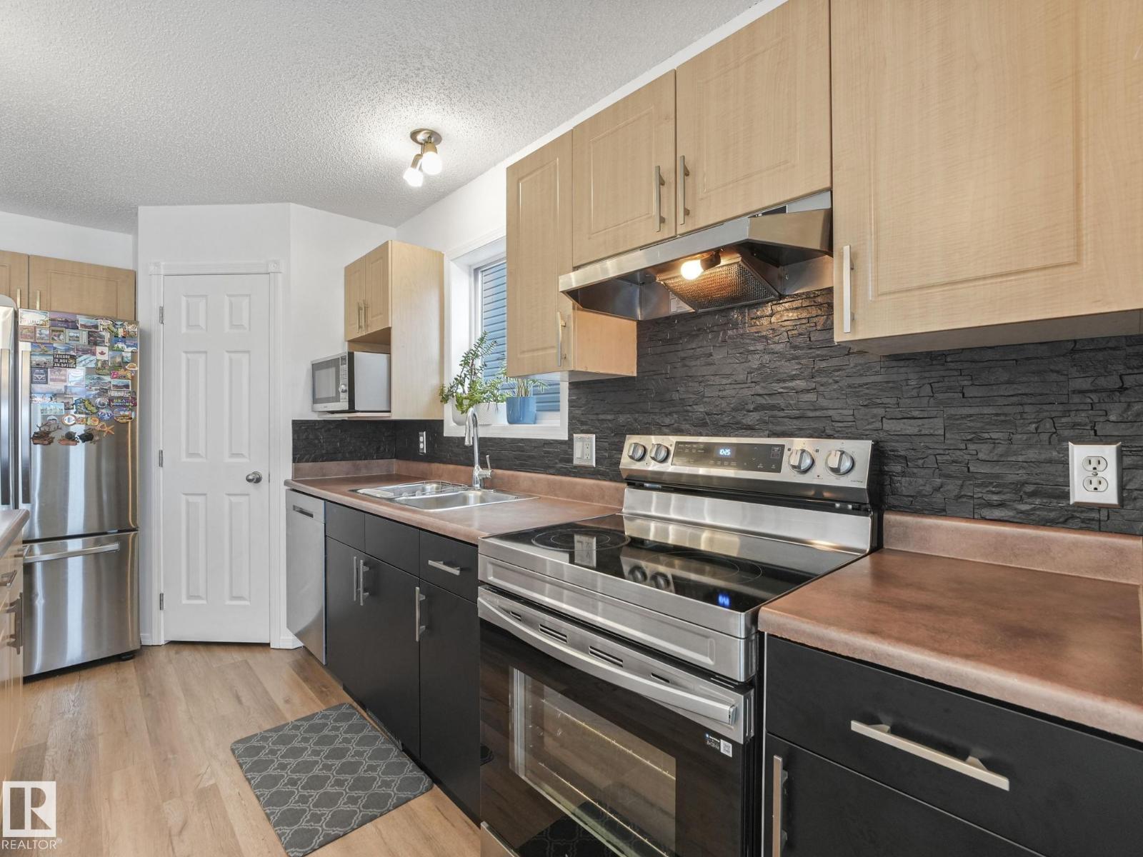 21360 88 AV NW, Edmonton