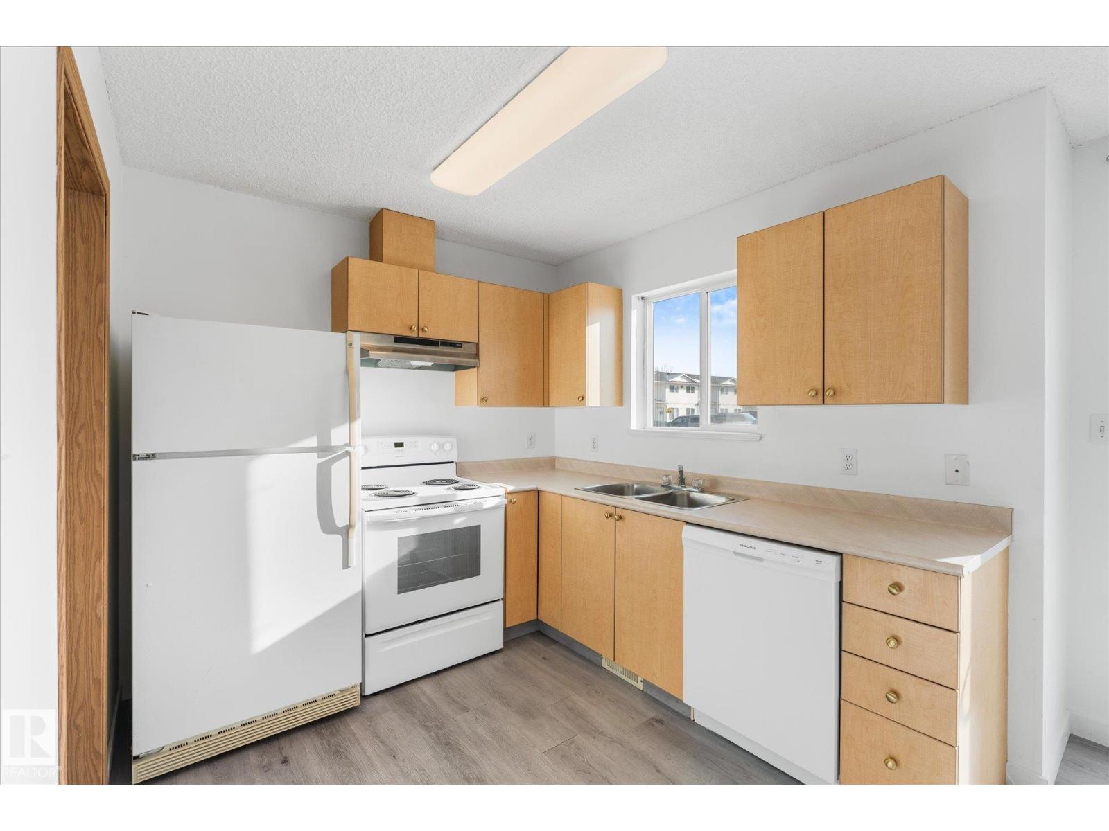 #805 610 KING ST - 12