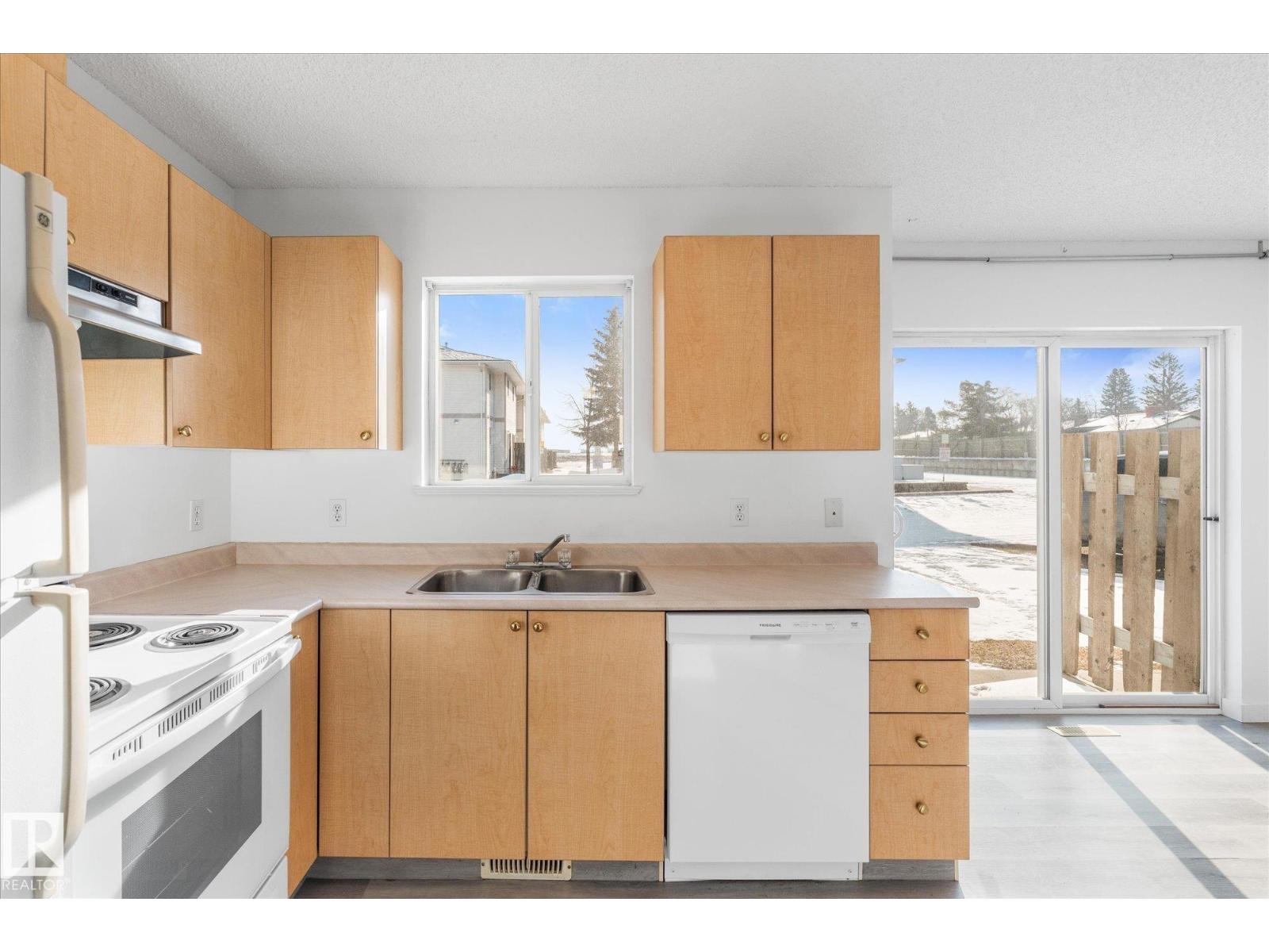 #805 610 KING ST - 13