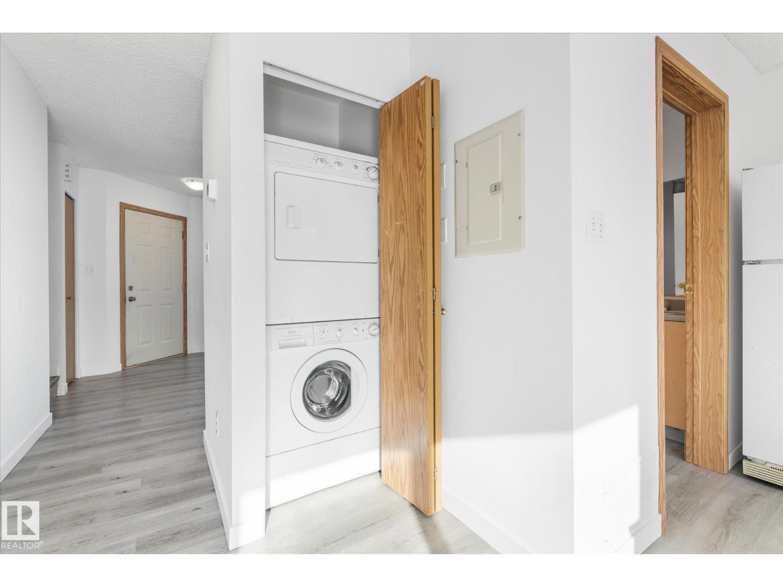 #805 610 KING ST - 16