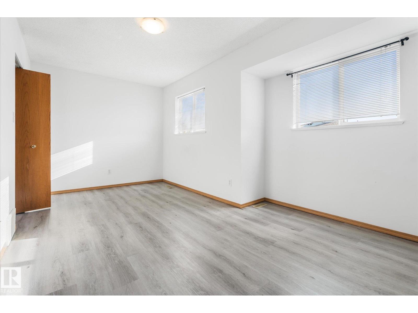 #805 610 KING ST - 18
