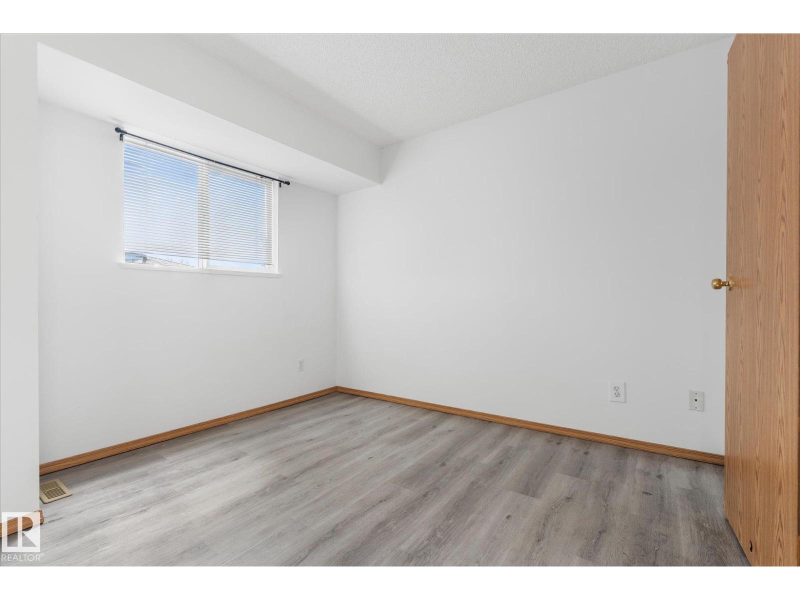 #805 610 KING ST - 19