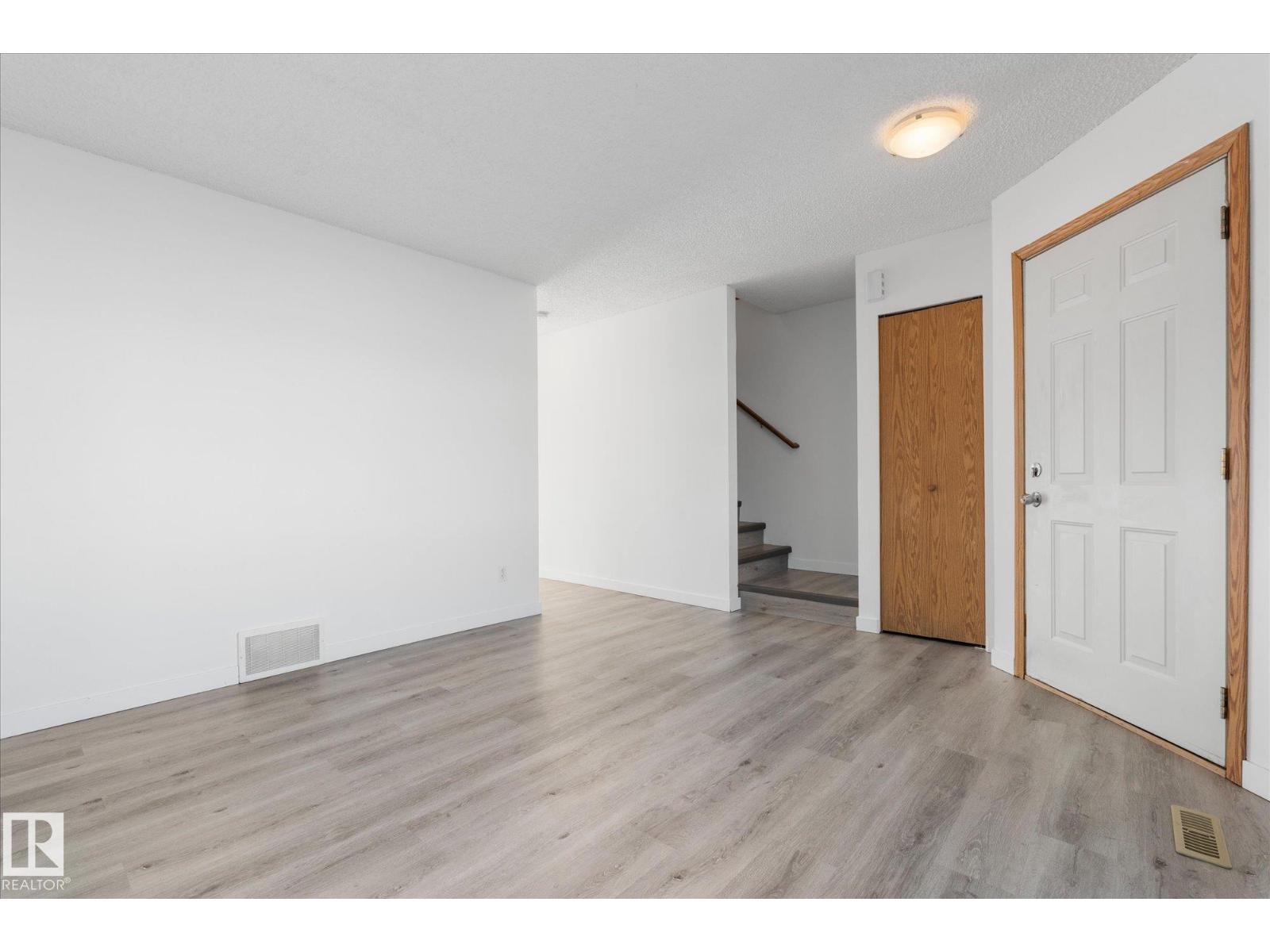 #805 610 KING ST - 6