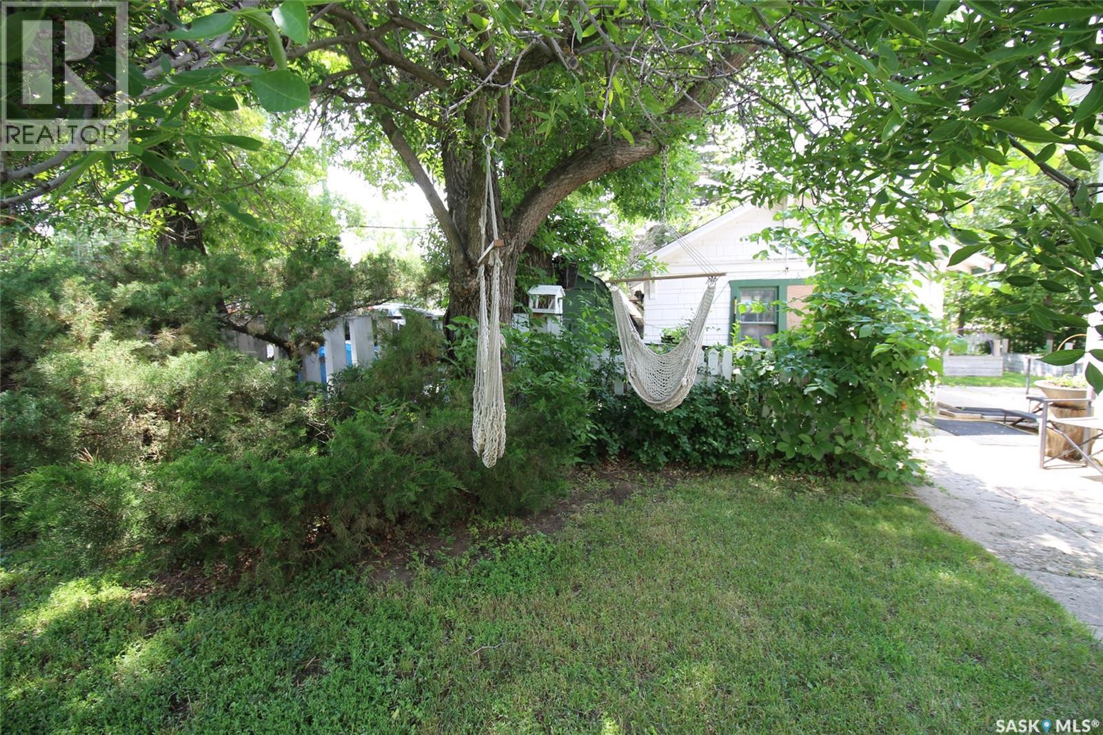 663 2nd STREET E - 42