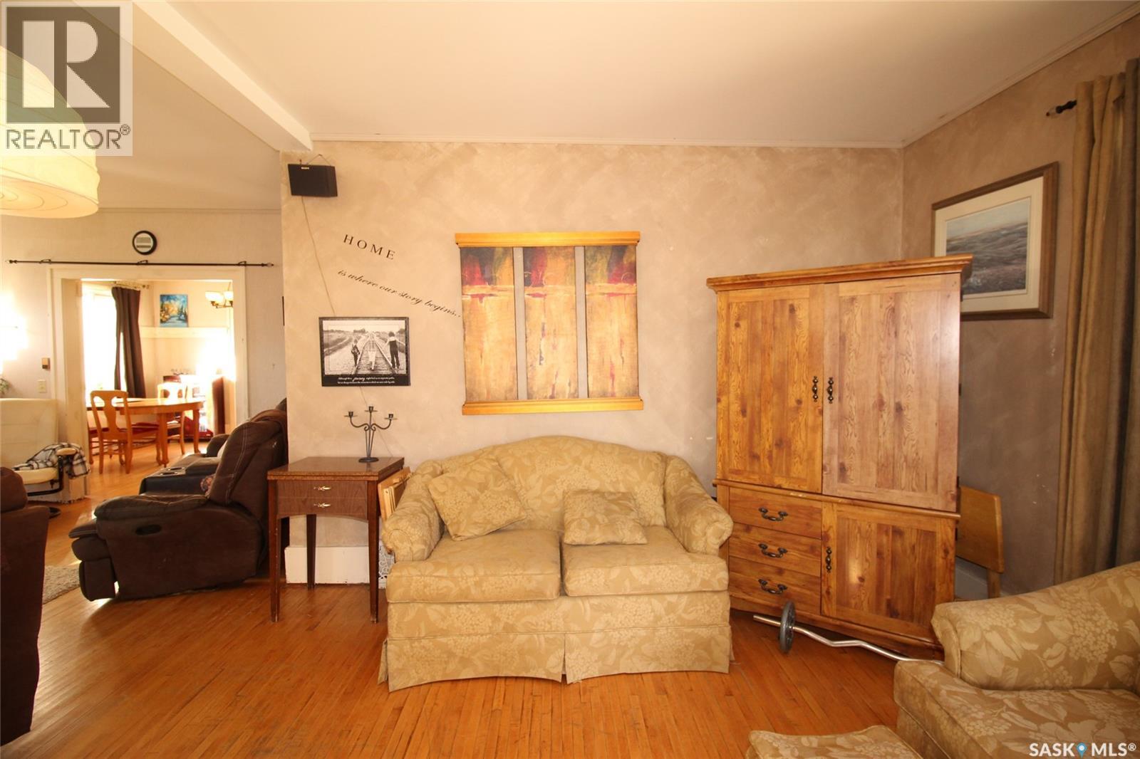 663 2nd STREET E - 7