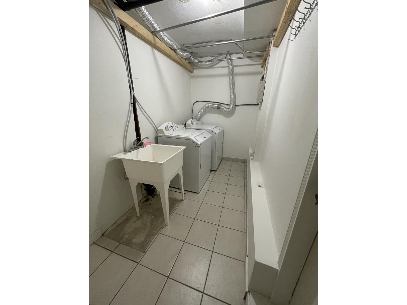 14700 ASHFORD PLACE, Surrey