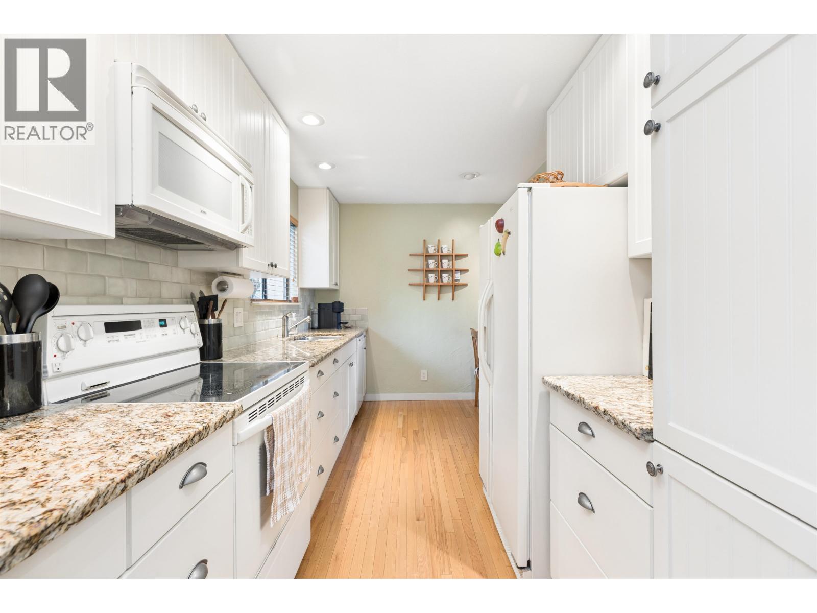 4306 NAUGHTON AVENUE, North Vancouver