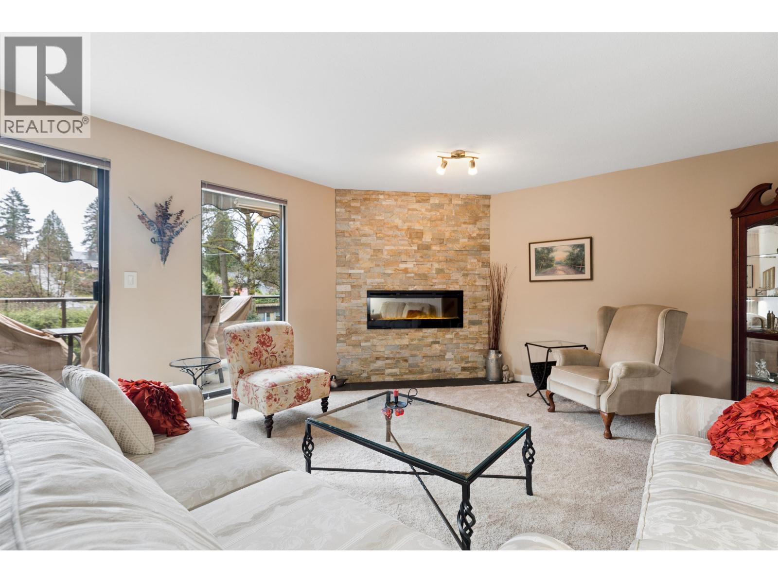 4306 NAUGHTON AVENUE, North Vancouver