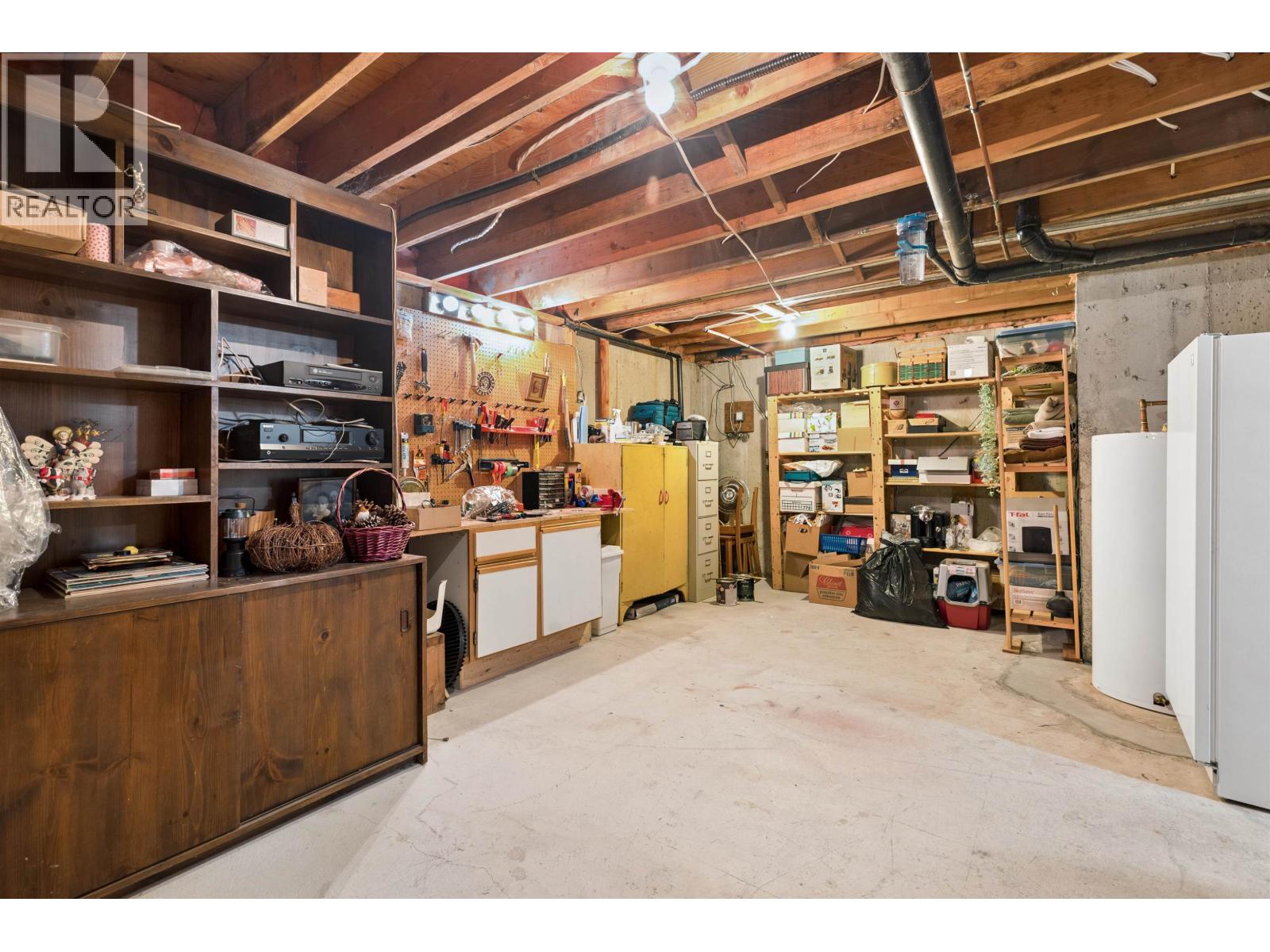 4306 NAUGHTON AVENUE, North Vancouver