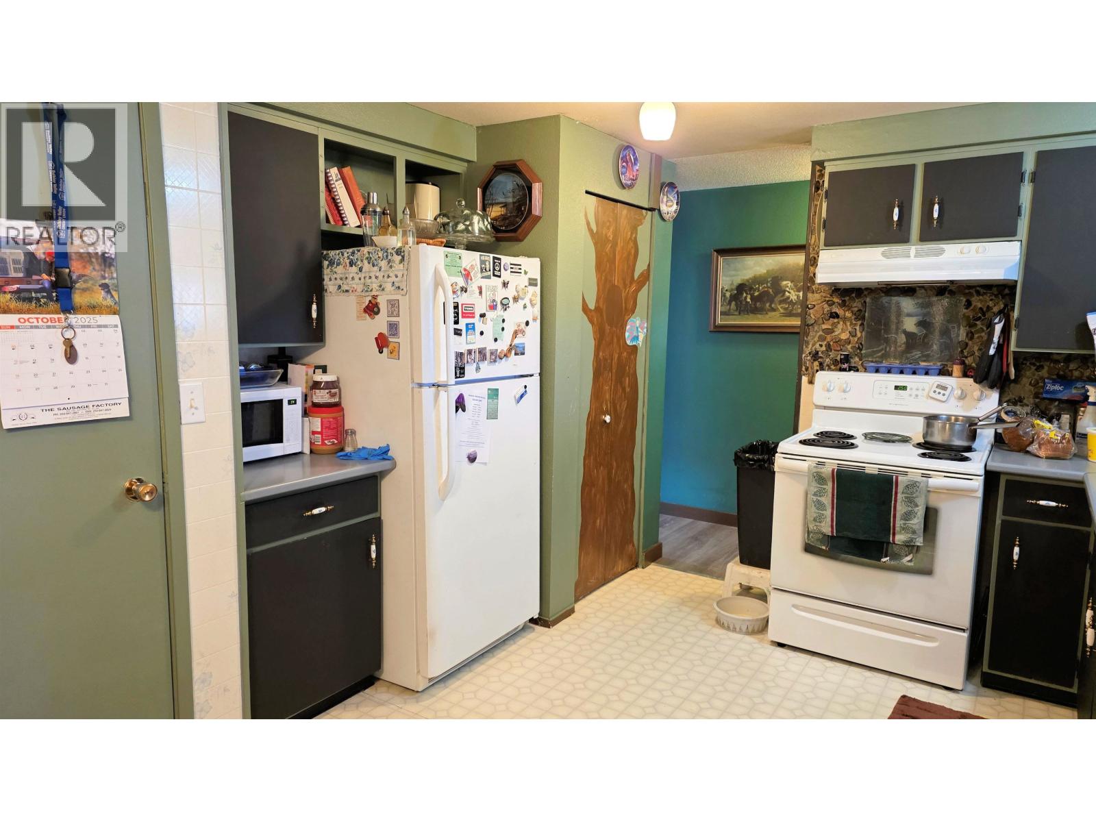 15 HARMON CRESCENT - 10