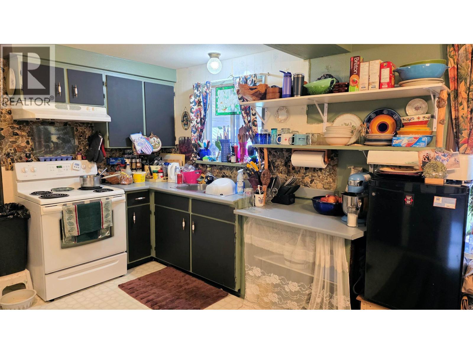 15 HARMON CRESCENT - 9
