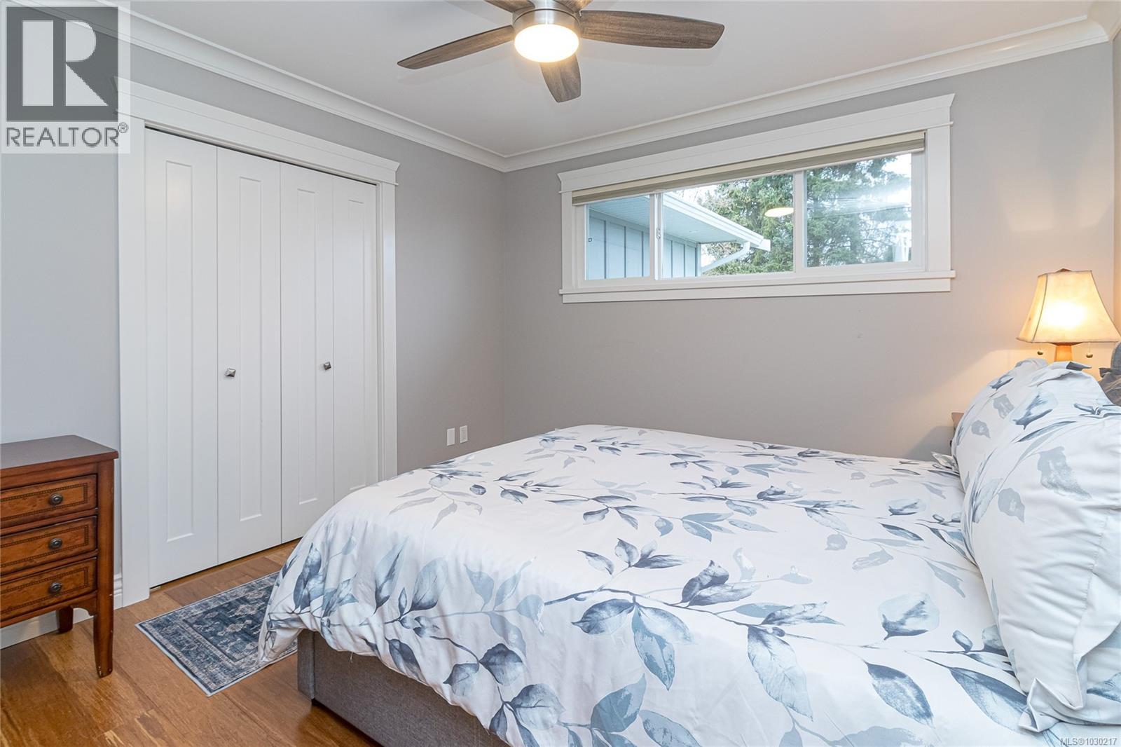 1894 SEABOARD CRES - 15