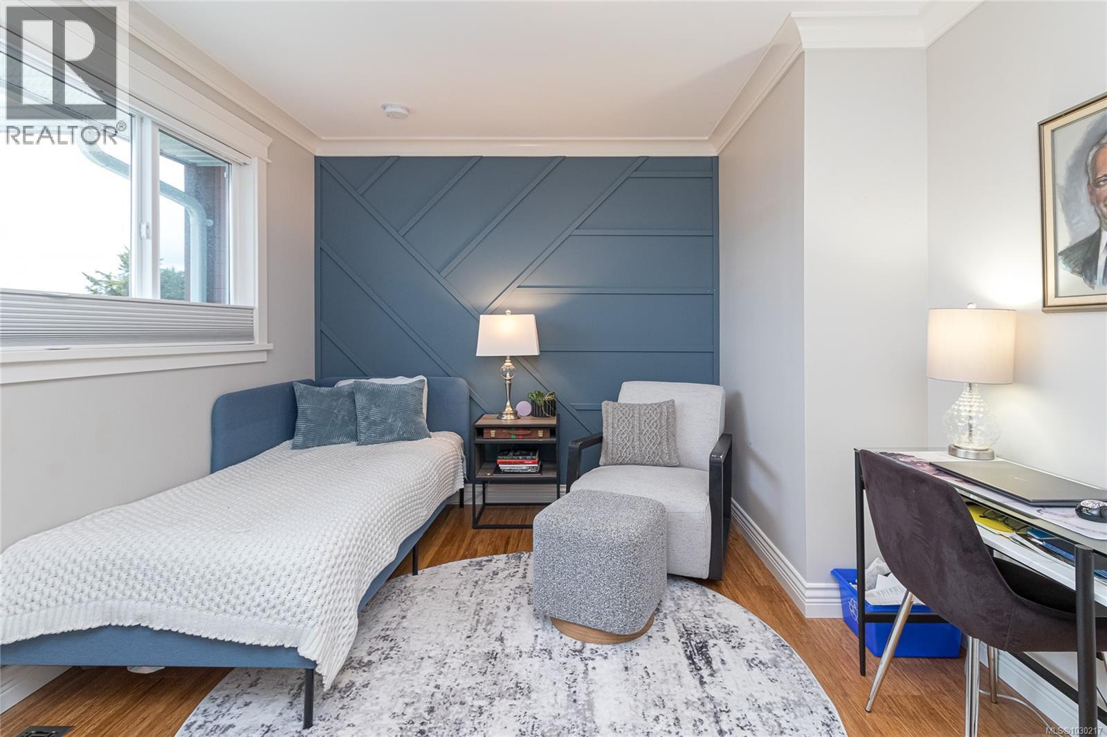 1894 SEABOARD CRES - 18