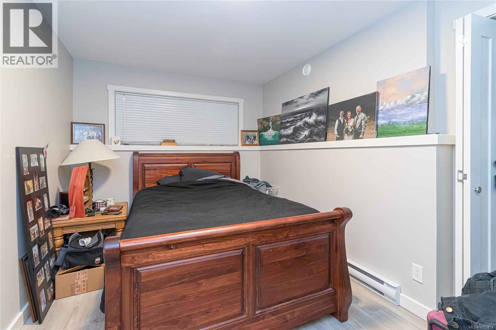 1894 SEABOARD CRES - 26