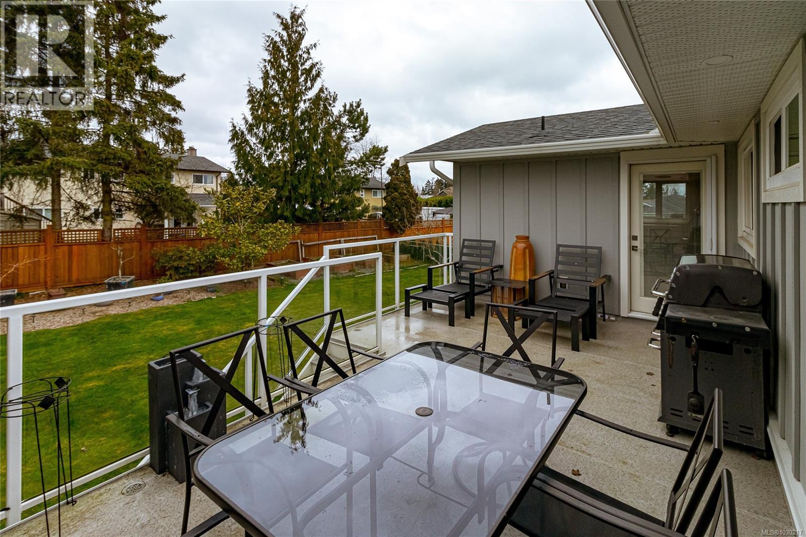 1894 SEABOARD CRES - 31