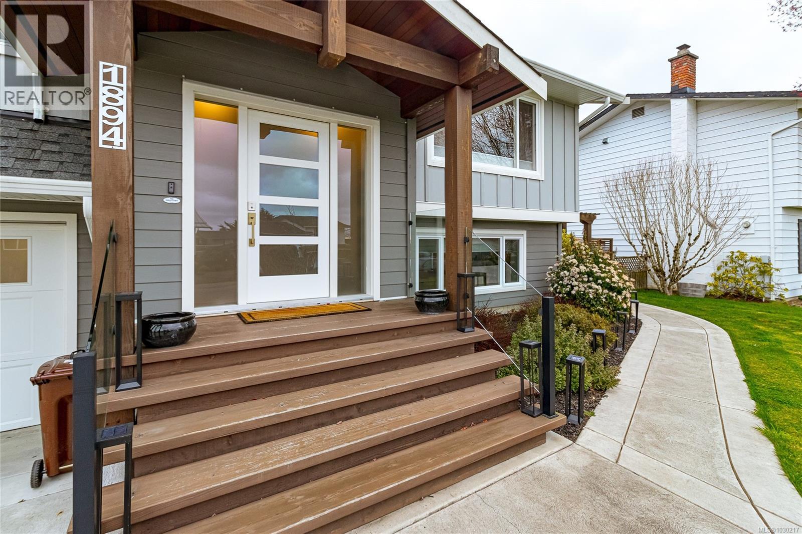 1894 SEABOARD CRES - 34