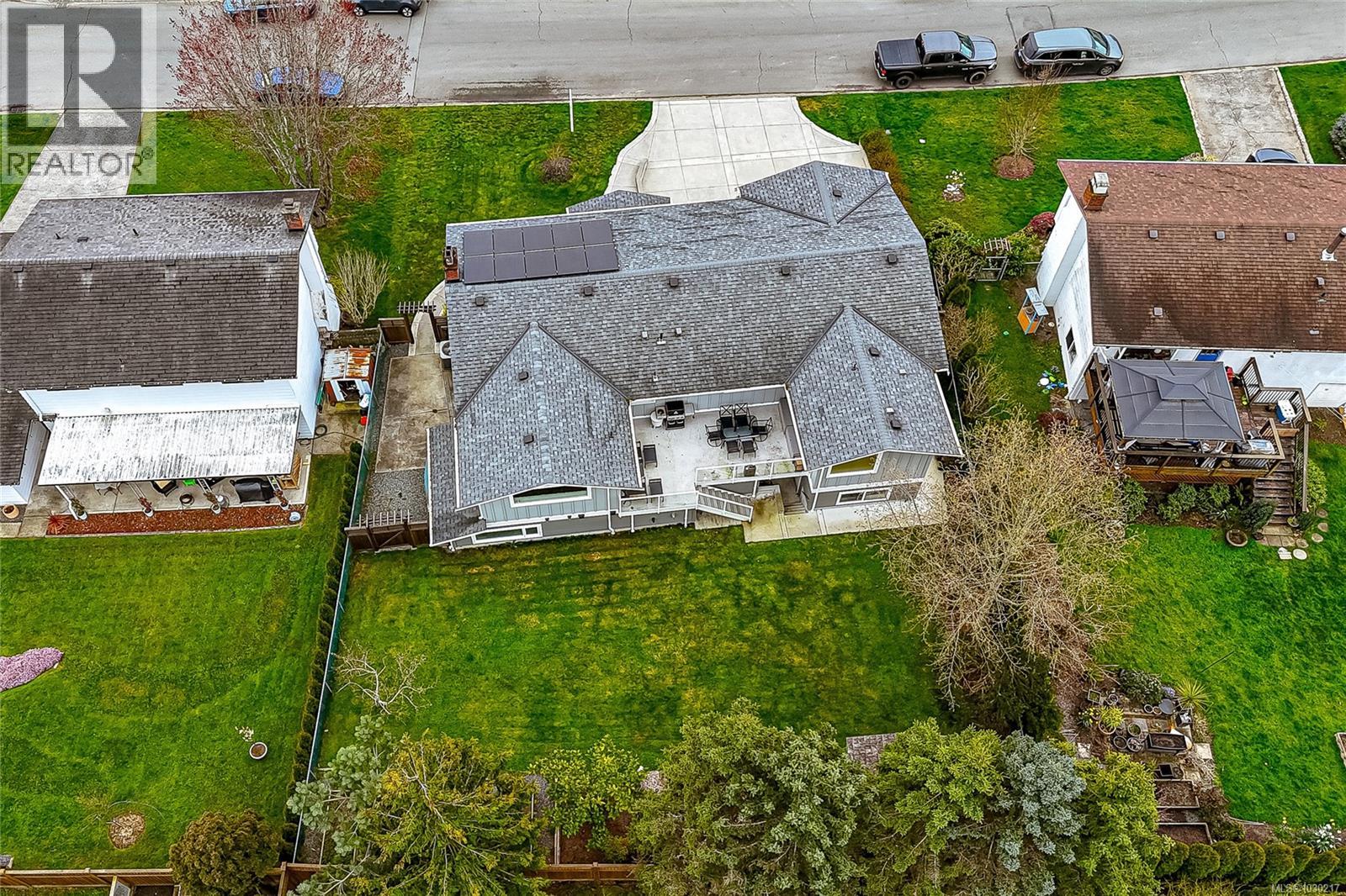 1894 SEABOARD CRES - 36