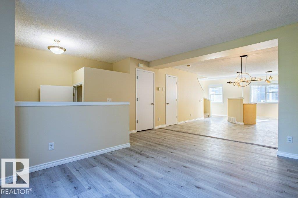 #41 8304 11 AV SW, Edmonton