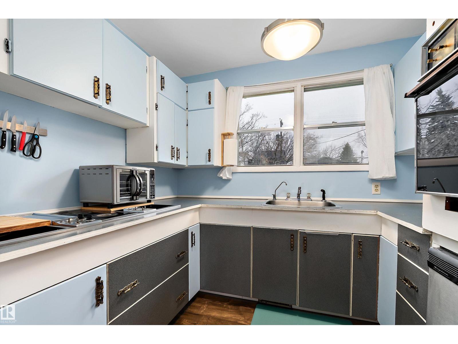 7720 85 AV NW, Edmonton