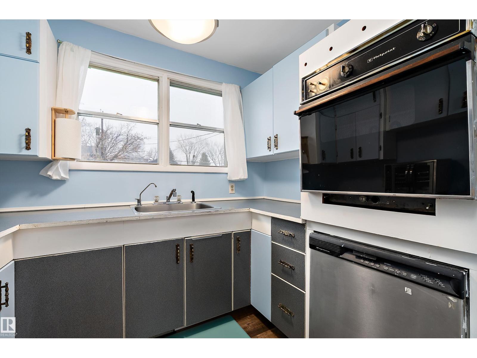 7720 85 AV NW, Edmonton